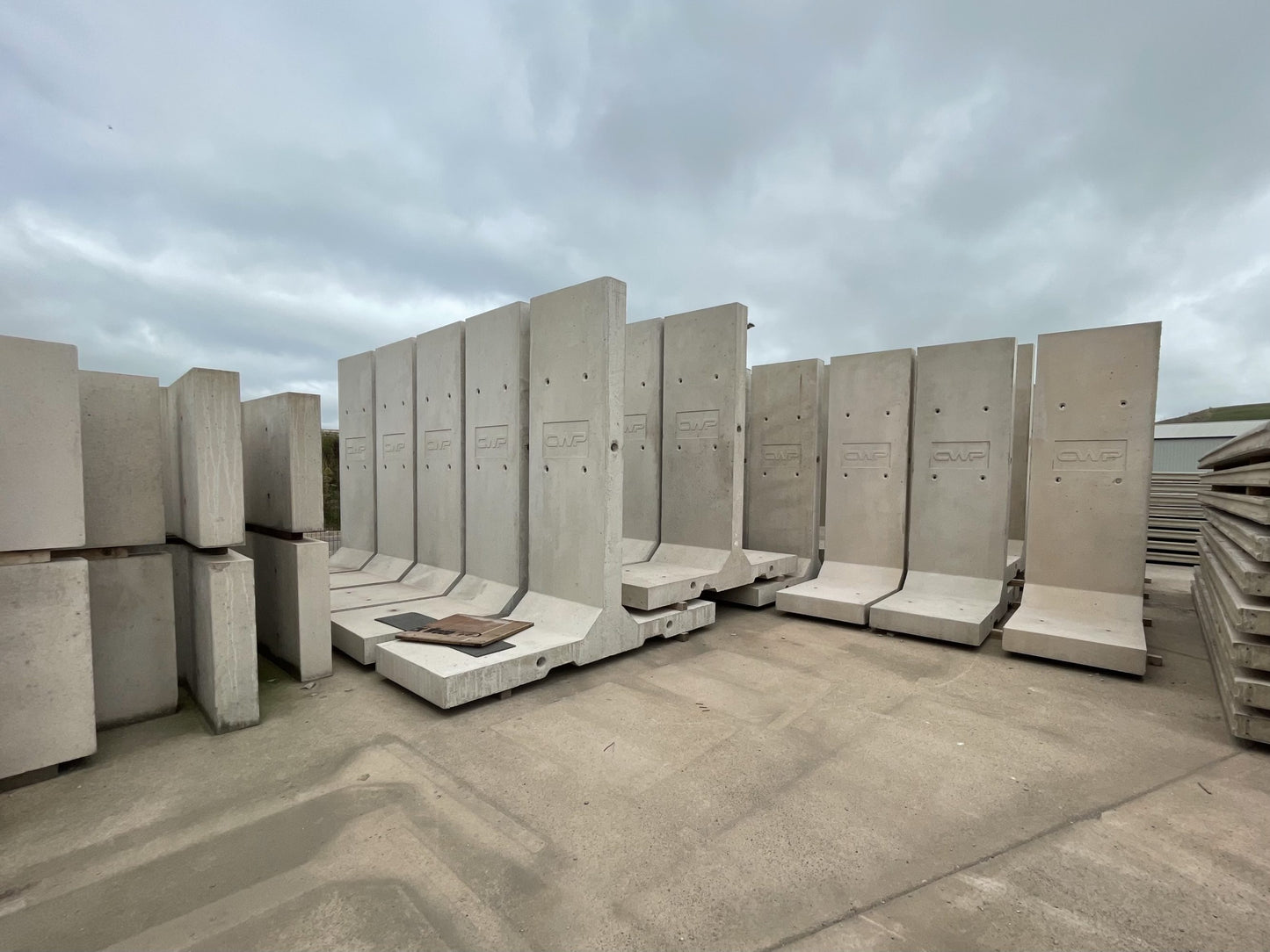 Freestanding T Walls