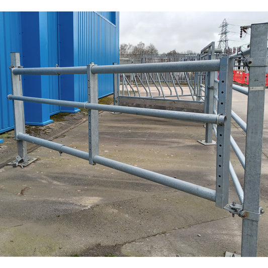 Ex-Display Pedigree Extendable 3 Bar Feed Barrier