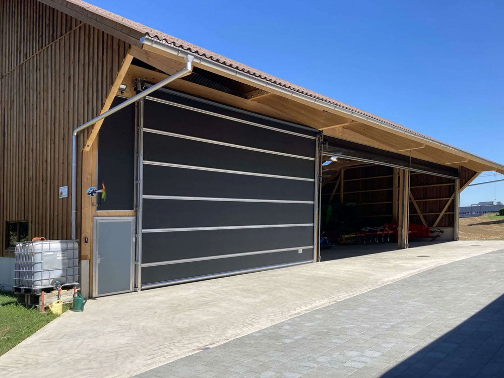 A Galebreaker Agridoor installation